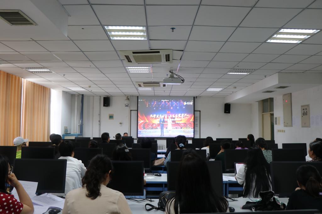 关于组织教师集体观看“河南省师德主题诗歌朗诵比赛总决赛”视频